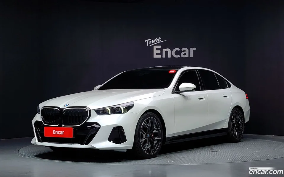 BMW 5 Series 530i xDrive M 2025 — photo 1, buy with delivery to Moscow