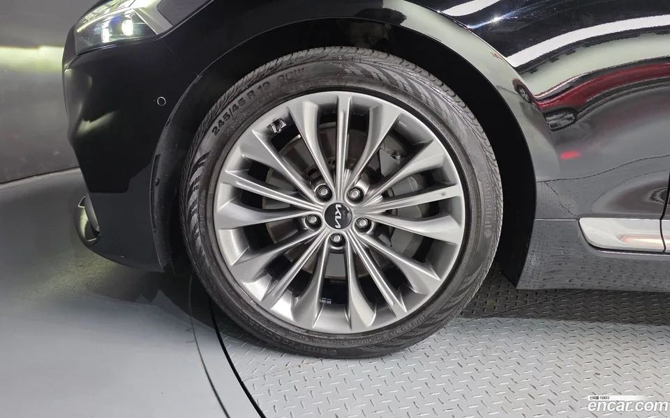 Kia K9 3.3 GDI AWD 2023 — thumbnail 2