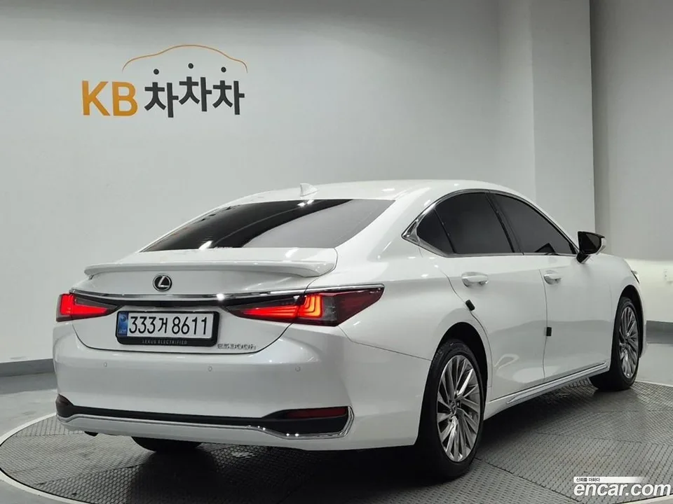 Lexus ES 300h 2026 — миниатюра 3