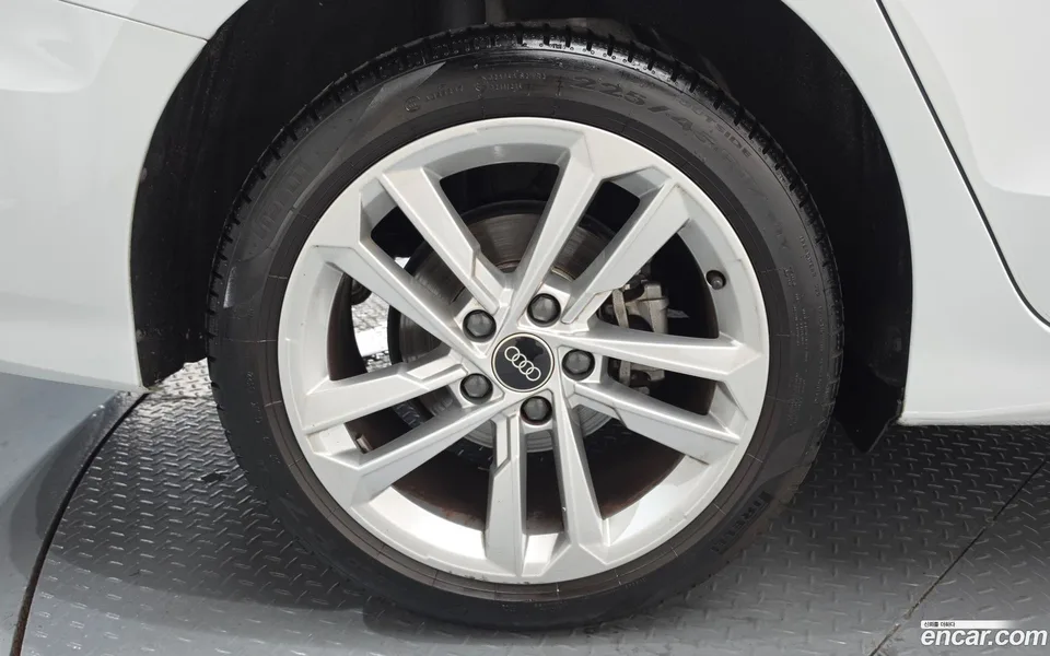 Audi A3 (8Y) 40 TFSI 2023 — thumbnail 5