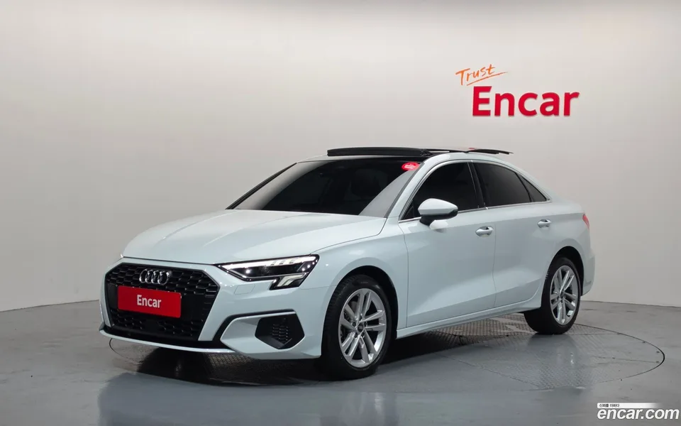 Audi A3 (8Y) 40 TFSI 2023 — photo 1, buy with delivery to Moscow