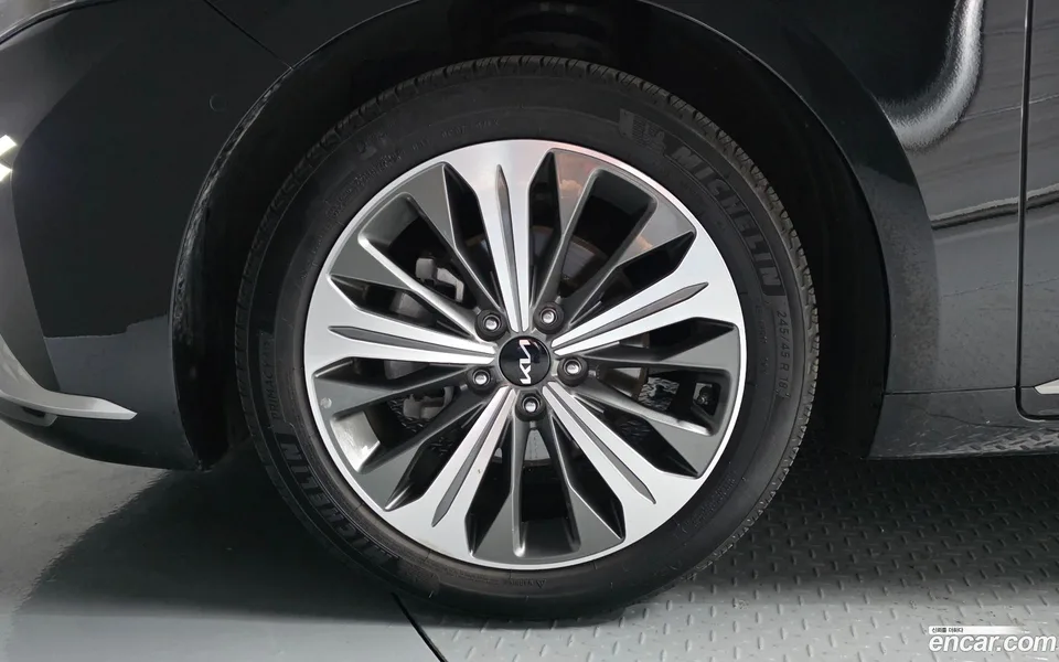 Kia K8 Hybrid 2023 — thumbnail 5
