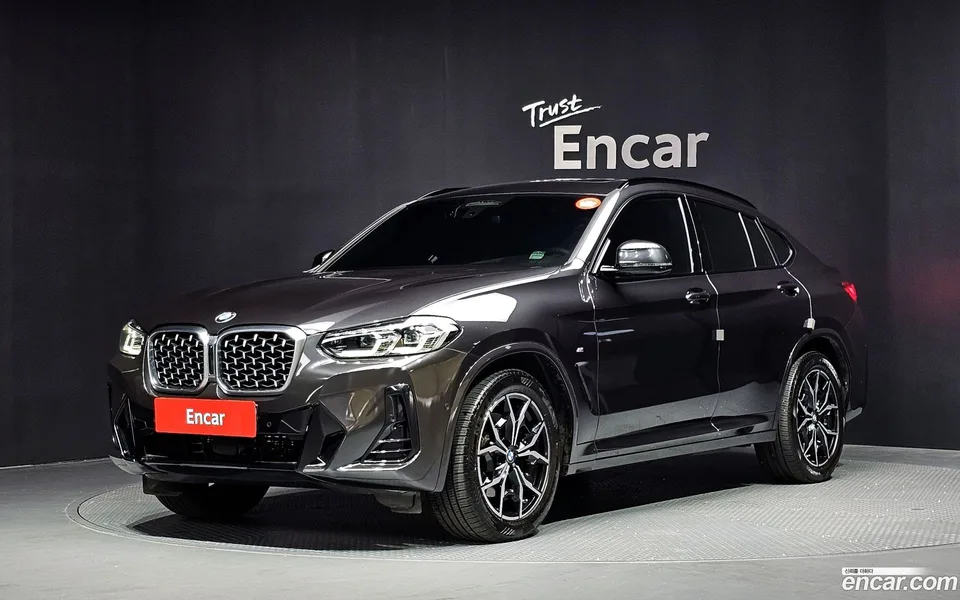 BMW X4 xDrive20i M 2022 — photo 1, buy with delivery to Moscow