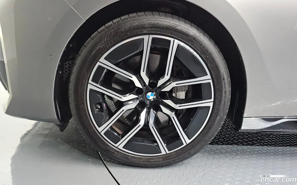 BMW 7 Series 740i xDrive M 2025 — миниатюра 5