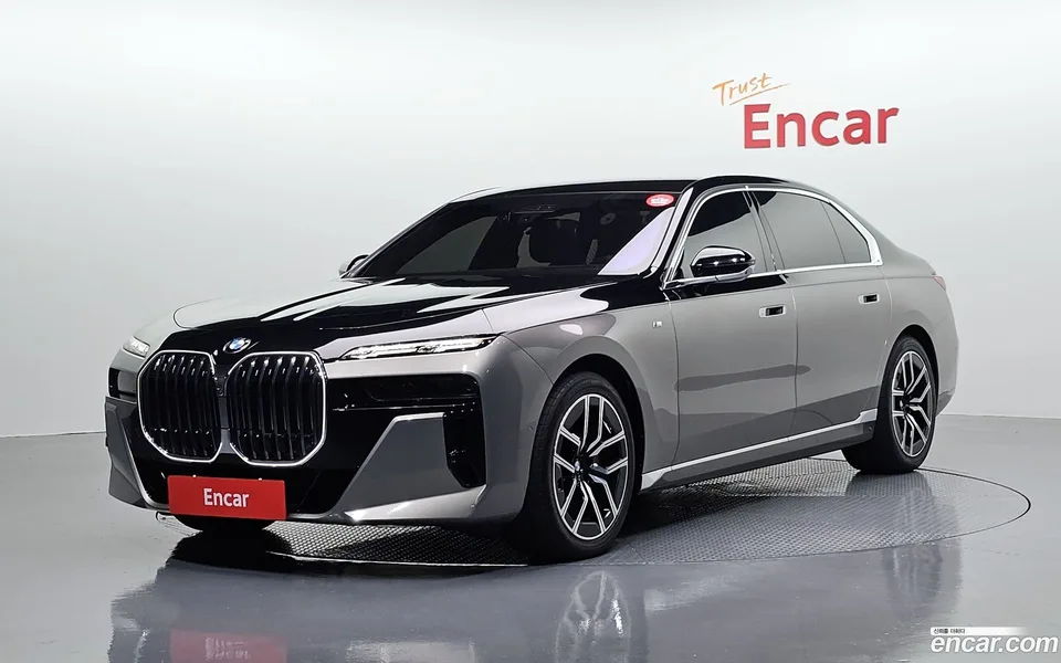 BMW 7 Series 740i xDrive M 2025 — фото 1, купить с доставкой в Москву