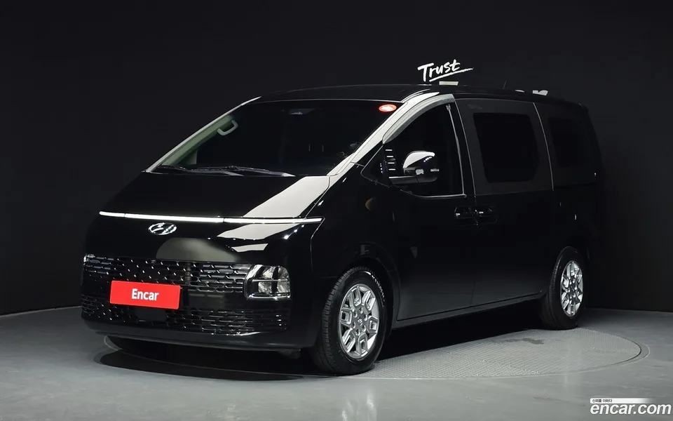 Hyundai Staria 3 2022 — photo 1, buy with delivery to Moscow