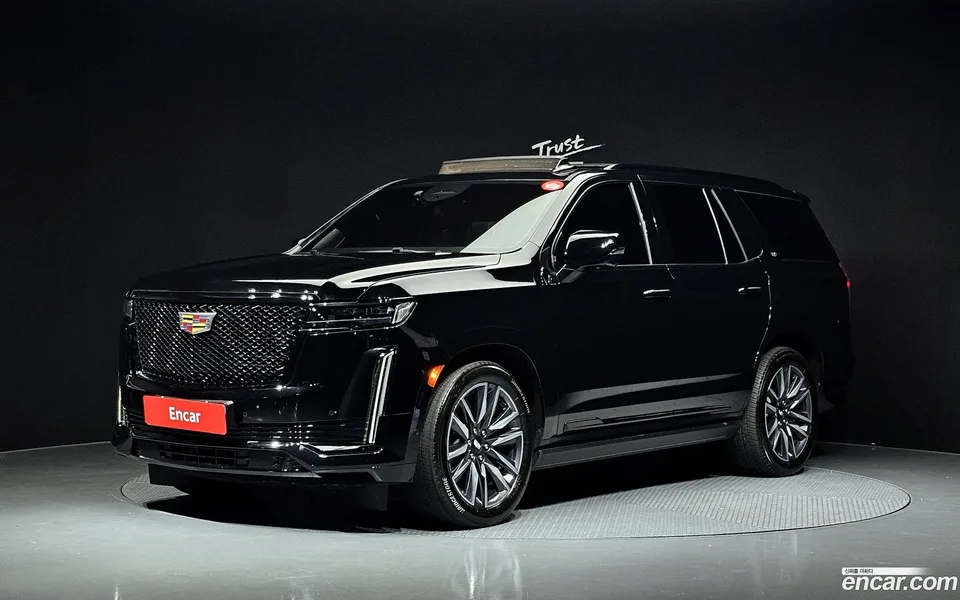 Cadillac Escalade 6.2 2022 — photo 1, buy with delivery to Moscow