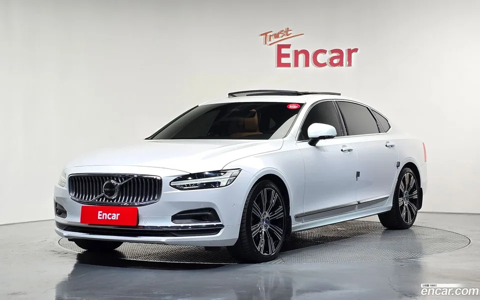Volvo S90 B6 AWD 2023 — photo 1, buy with delivery to Moscow