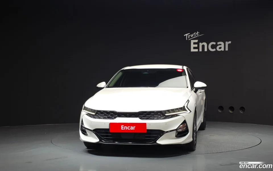 Kia K5 2.0 2023 — thumbnail 3
