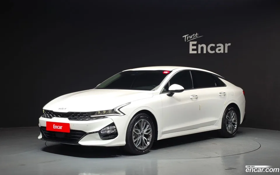 Kia K5 2.0 2023 — photo 1, buy with delivery to Moscow