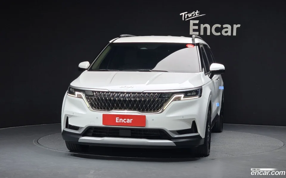 Kia Carnival 9 2023 — thumbnail 3