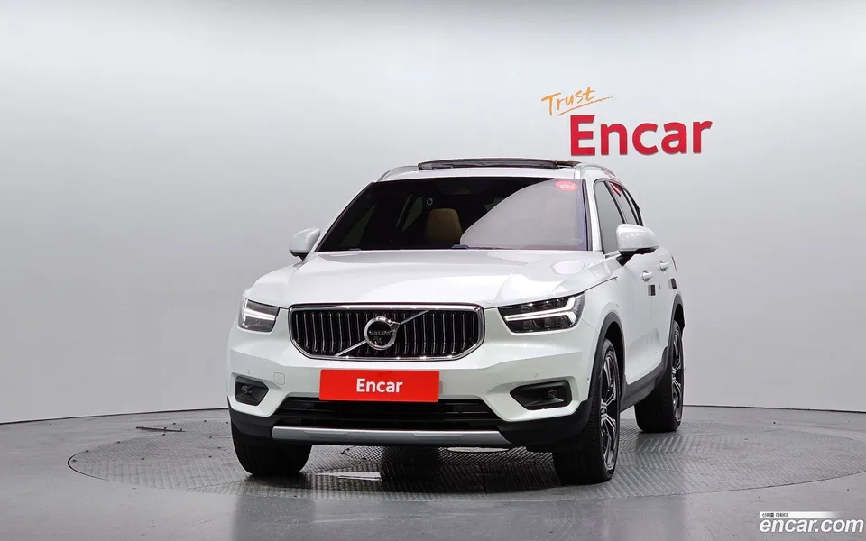 Volvo XC40 B4 2022 — thumbnail 3