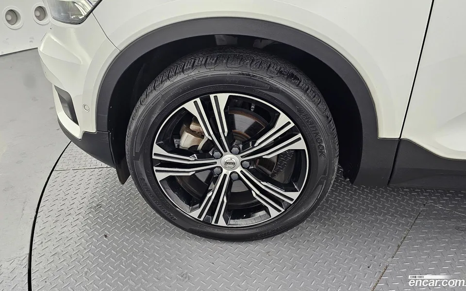 Volvo XC40 B4 2022 — thumbnail 5
