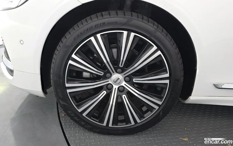Volvo S90 B5 2023 — thumbnail 5