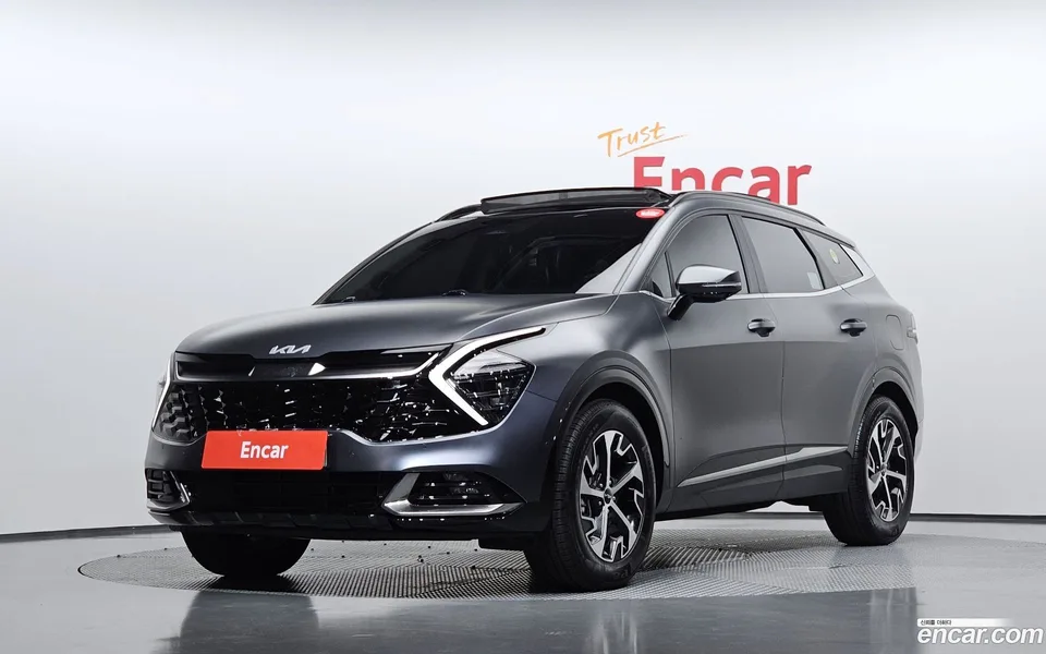Kia Sportage Hybrid 4WD 2022 — photo 1, buy with delivery to Moscow