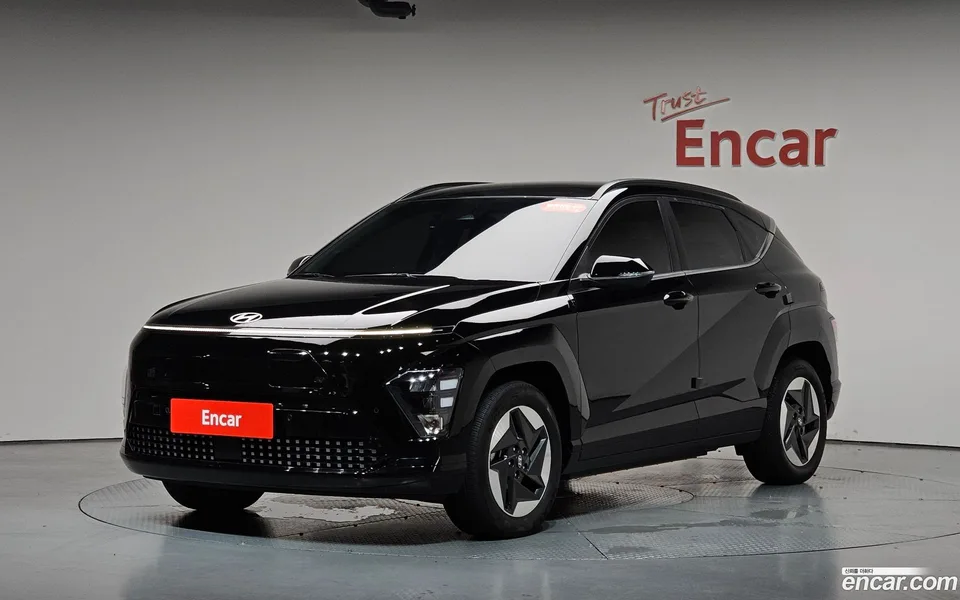 Hyundai Kona Electric 2023 — photo 1, buy with delivery to Moscow