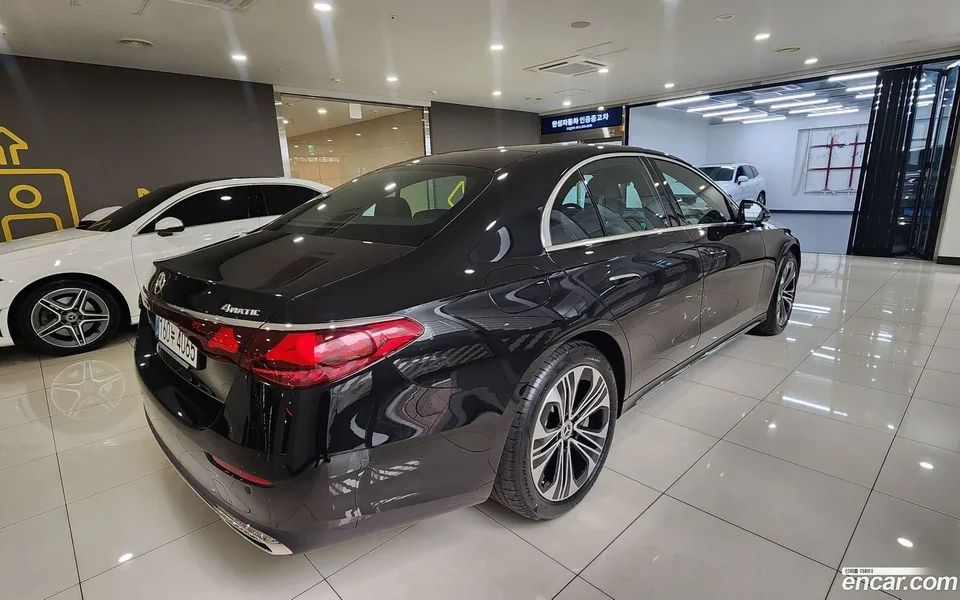 Mercedes-Benz E-Class E350e 4MATIC 2025 — миниатюра 4