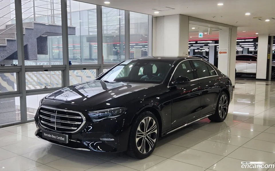 Mercedes-Benz E-Class E350e 4MATIC 2025 — фото 1, купить с доставкой в Москву