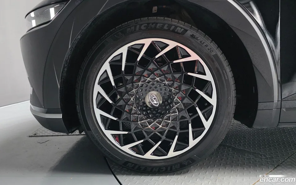 Hyundai Ioniq 5 AWD 2023 — thumbnail 2