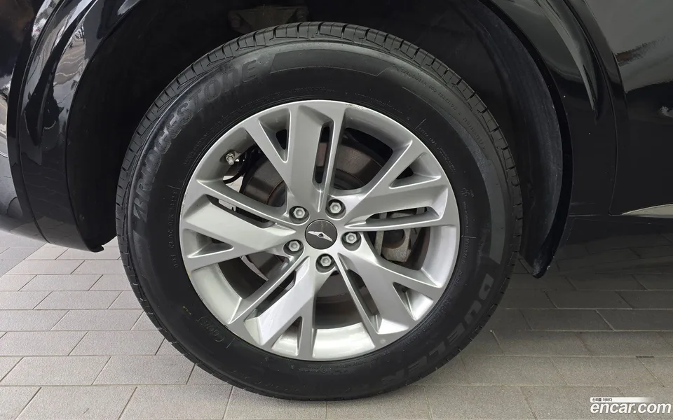 Genesis GV70 2.5T 2WD 2023 — thumbnail 2