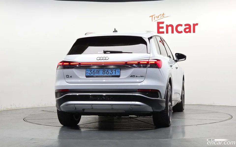 Audi Q4 e-tron 40 2023 — thumbnail 4