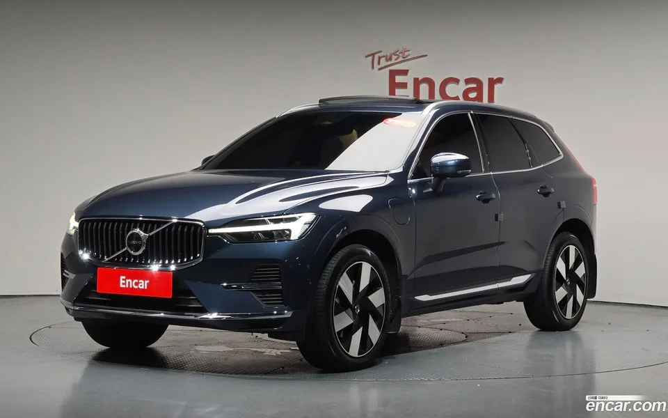 Volvo XC60 T8 2024 — photo 1, buy with delivery to Moscow