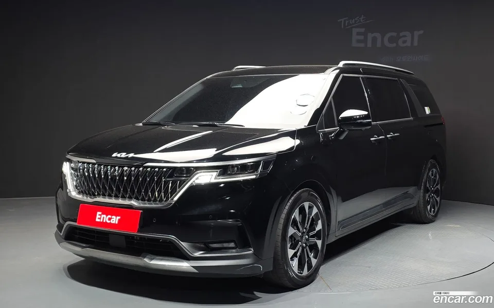 Kia Carnival 7 2022 — фото 1, купить с доставкой в Москву