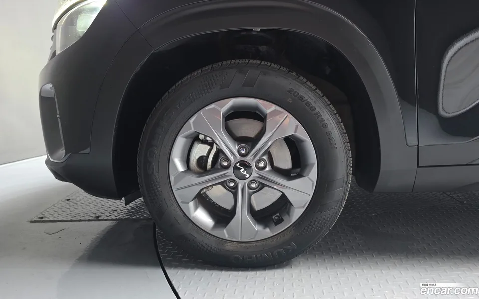 Kia Seltos 1.6 2WD 2023 — миниатюра 2