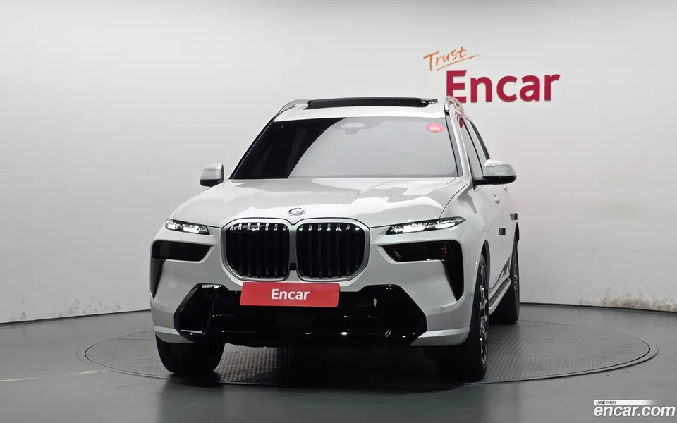 BMW X7 xDrive 40i M 7 2025 — миниатюра 3