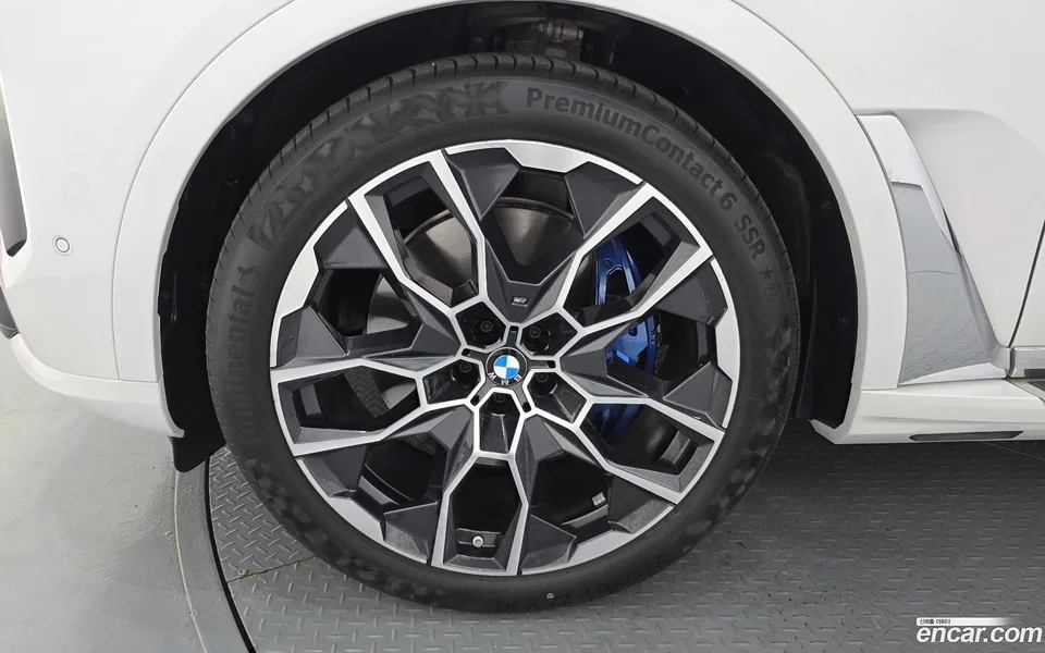 BMW X7 xDrive 40i M 7 2025 — миниатюра 5