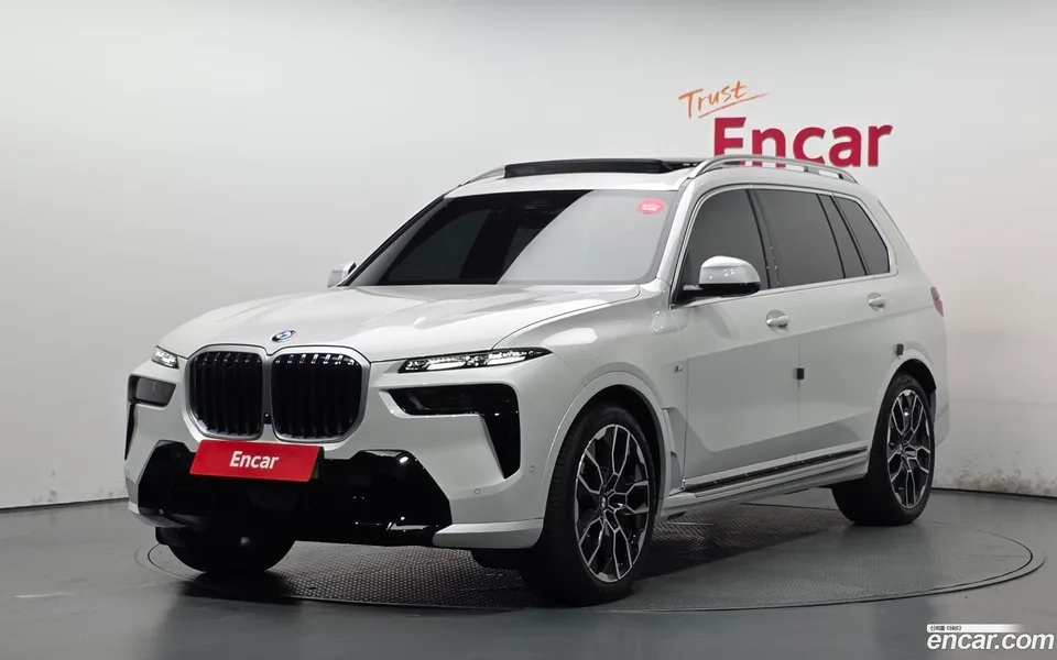 BMW X7 xDrive 40i M 7 2025 — photo 1, buy with delivery to Moscow