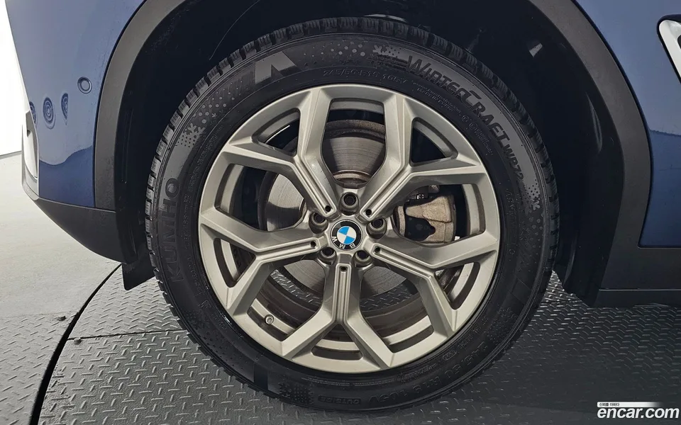 BMW X4 xDrive20i xLine 2023 — thumbnail 2