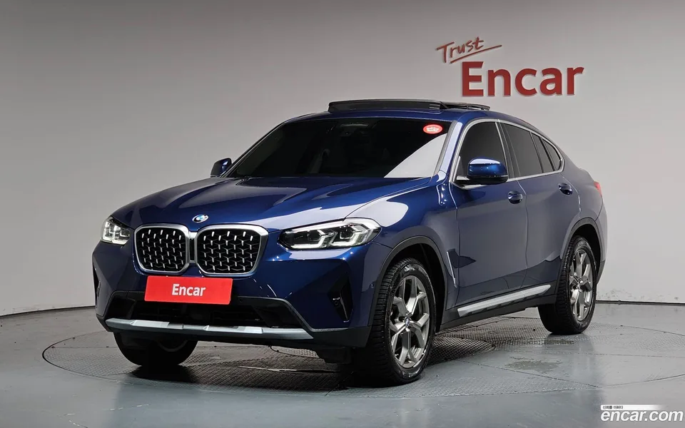 BMW X4 xDrive20i xLine 2023 — photo 1, buy with delivery to Moscow