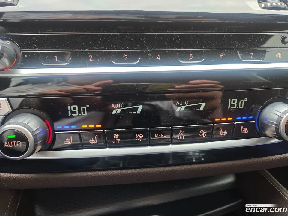BMW 5 Series 523d M 2023 — thumbnail 2