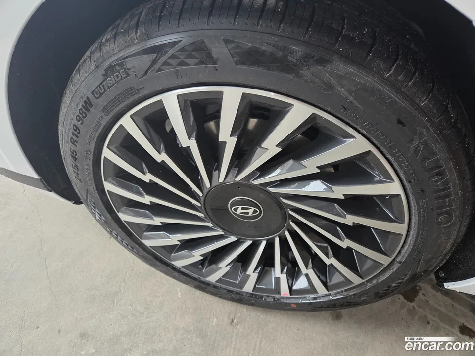 Hyundai Grandeur 2.5 2WD 2025 — миниатюра 2