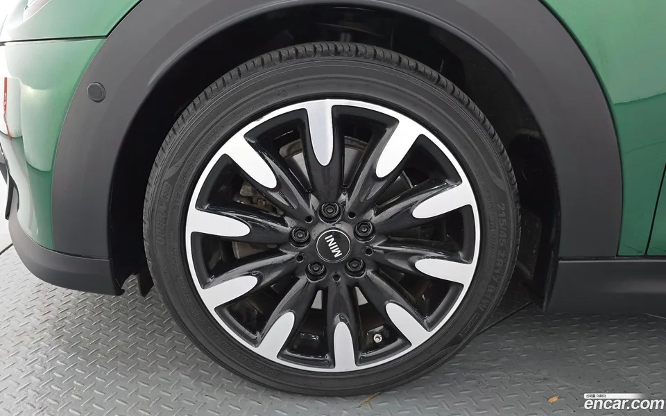 MINI Cooper S 2023 — thumbnail 5