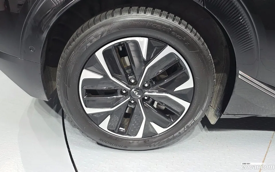 Kia EV6 2023 — thumbnail 5