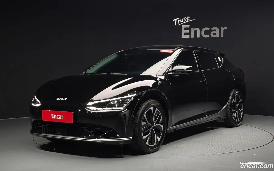Kia EV6 2023 — photo 1, buy with delivery to Moscow