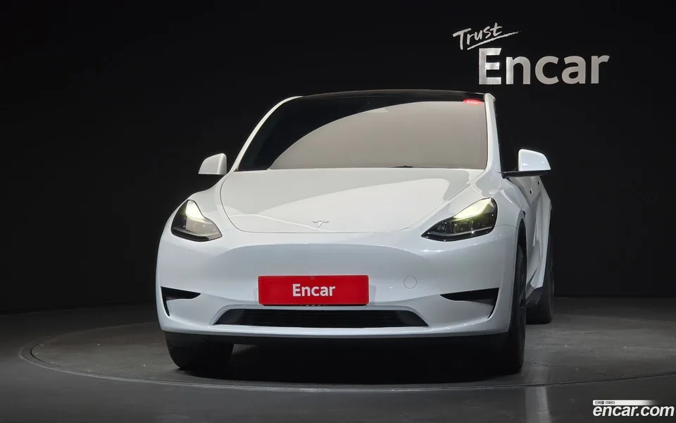 Tesla Model Y RWD 2024 — thumbnail 3