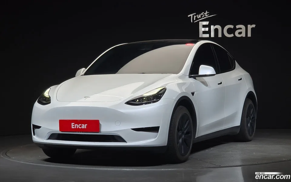 Tesla Model Y RWD 2024 — photo 1, buy with delivery to Moscow