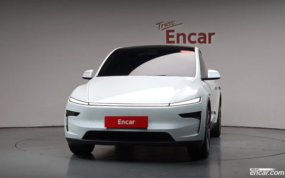Tesla Model Y RWD 2025 — thumbnail 3