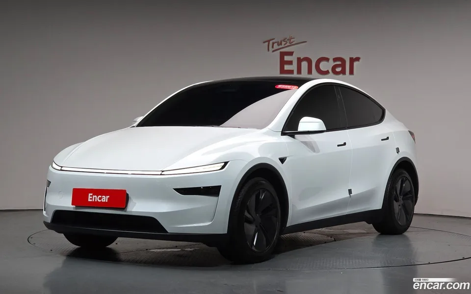 Tesla Model Y RWD 2025 — photo 1, buy with delivery to Moscow