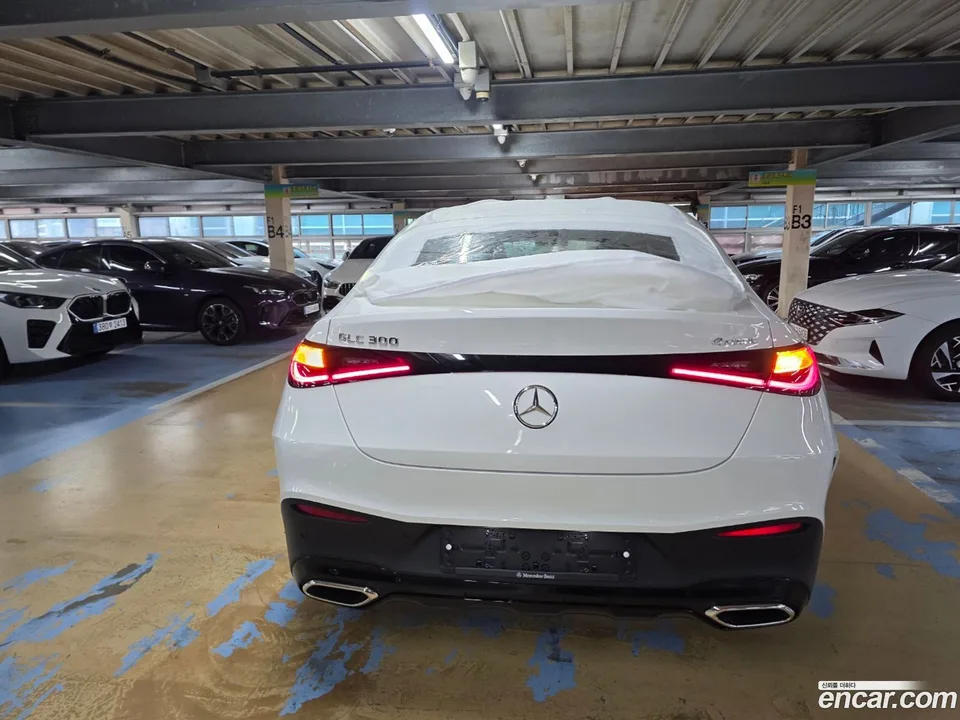 Mercedes-Benz GLC-Class GLC300 4MATIC 2026 — thumbnail 4