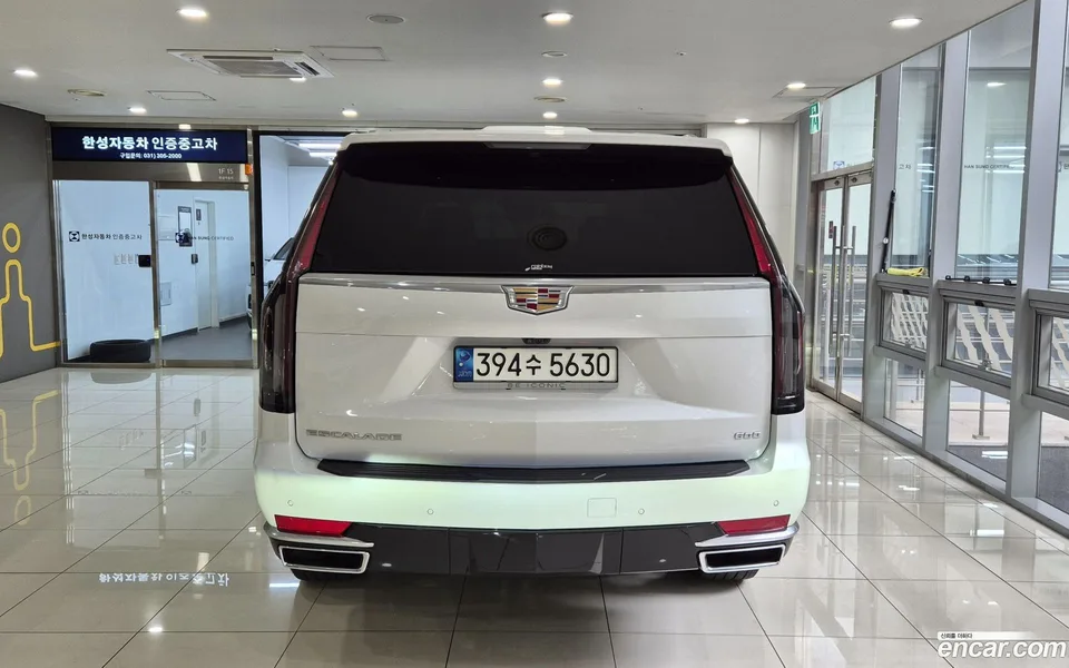 Cadillac Escalade 6.2 2023 — thumbnail 4
