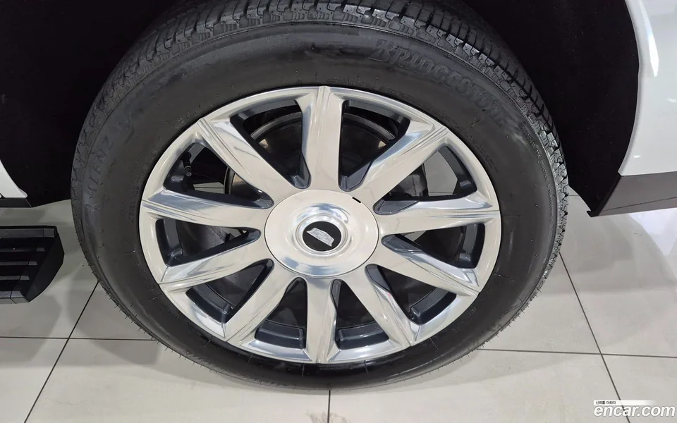 Cadillac Escalade 6.2 2023 — thumbnail 5