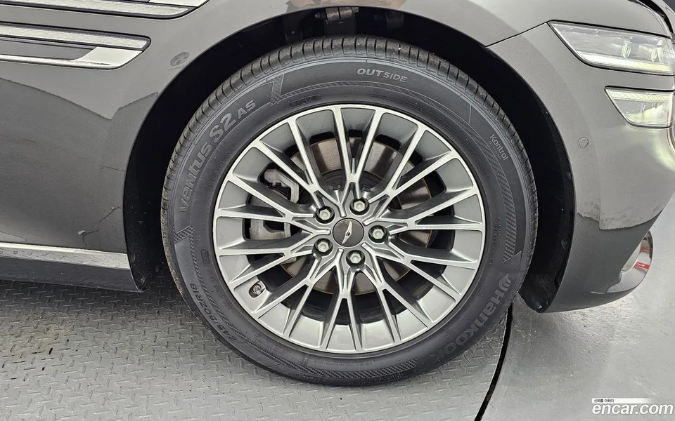 Genesis G80 2.5 AWD 2023 — thumbnail 2