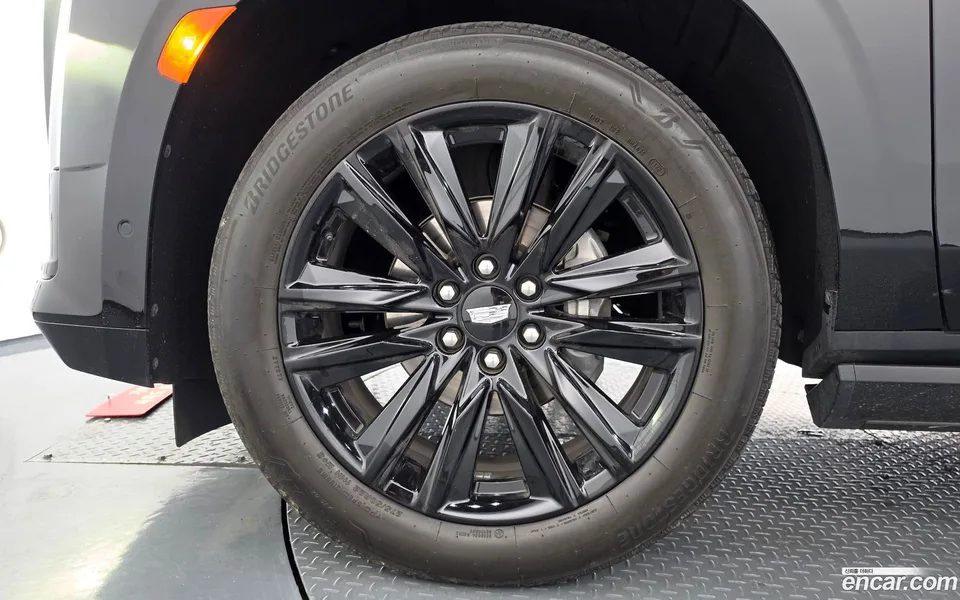 Cadillac Escalade 6.2 ESV 2023 — thumbnail 2