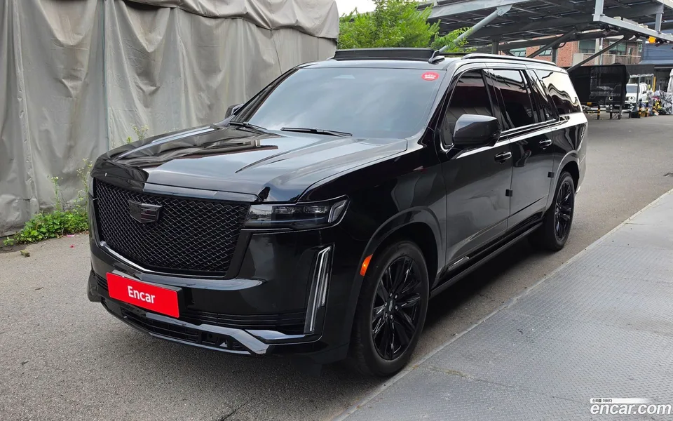 Cadillac Escalade 6.2 ESV 2023 — photo 1, buy with delivery to Moscow