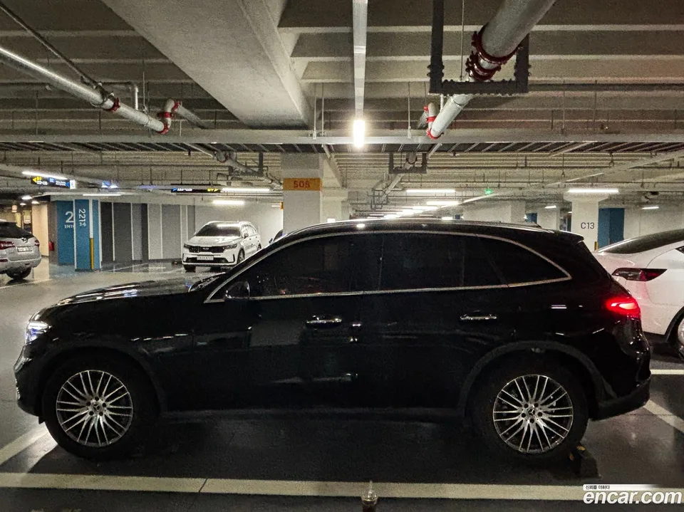 Mercedes-Benz GLC-Class GLC300 4MATIC 2026 — миниатюра 4