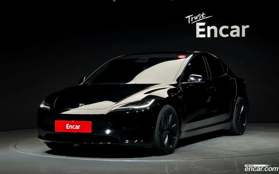 Tesla Model 3 AWD 2024 — photo 1, buy with delivery to Moscow